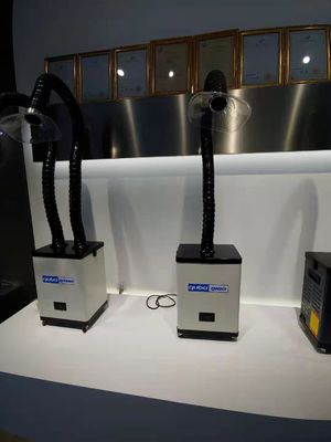 レーザーの印のための軽量の340*265*480mmの実験室の発煙の抽出器