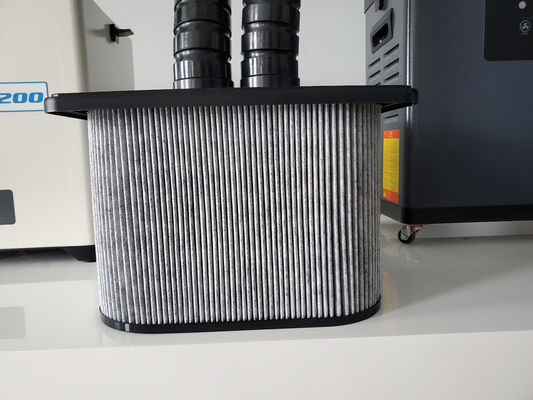 2つの吸引の腕を搭載する軽量レーザーの印の発煙の抽出器のポータブル