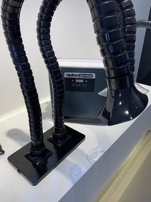 3つの層を取り消す騒音は200Wレーザー機械のための移動式発煙の抽出器をろ過する